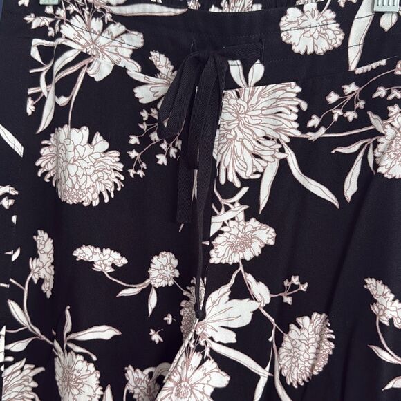 Maurices Flowy Flyaway Floral Pants Size M NWOT - Picture 4 of 7